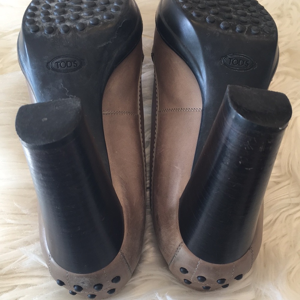 Tod’s Taupe Leather Platform Heel - Picture 8 of 16